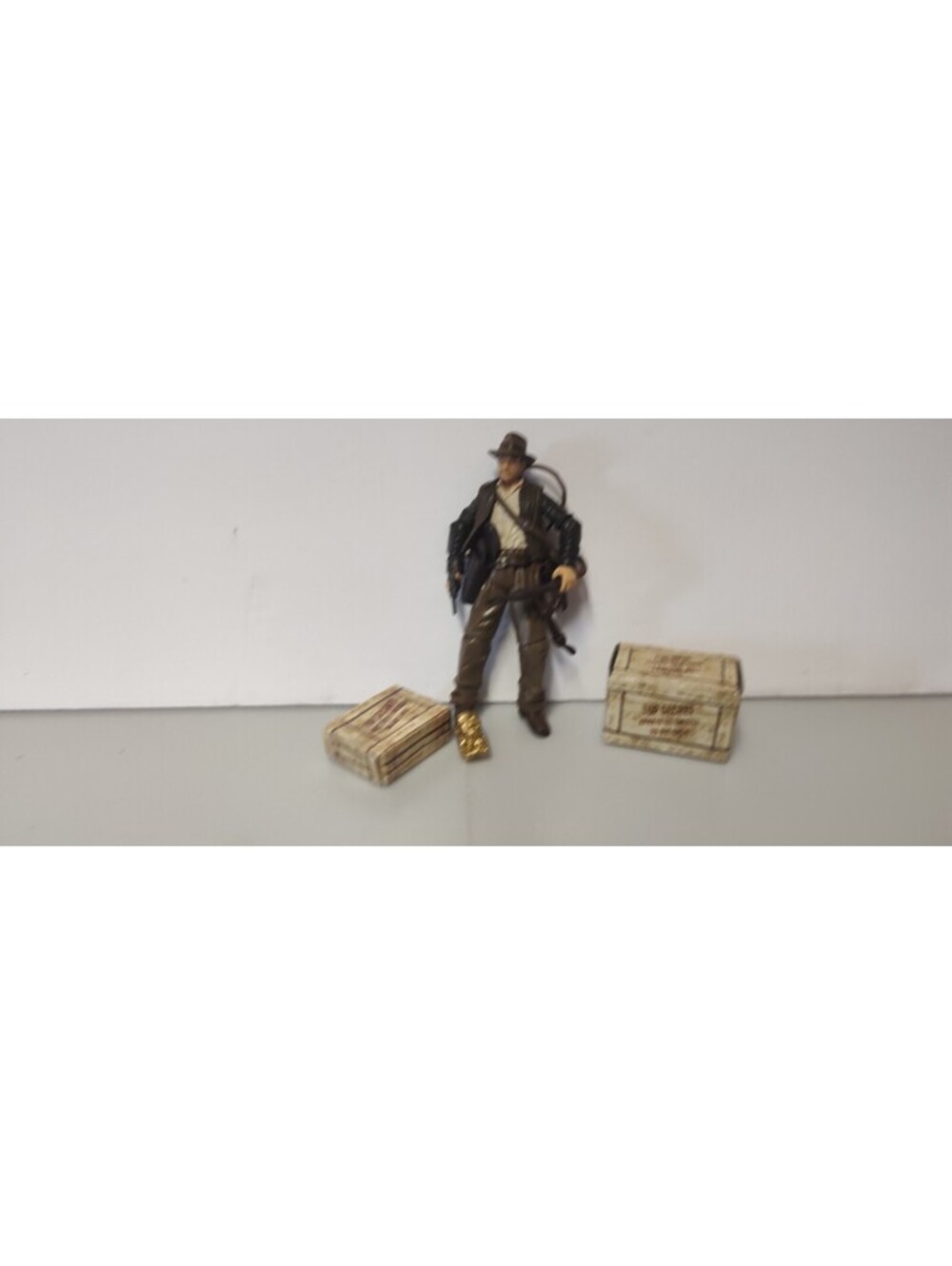 Indiana Jones 3.75" Action Figure Gold Idol Crates Whip Pistol Accessories